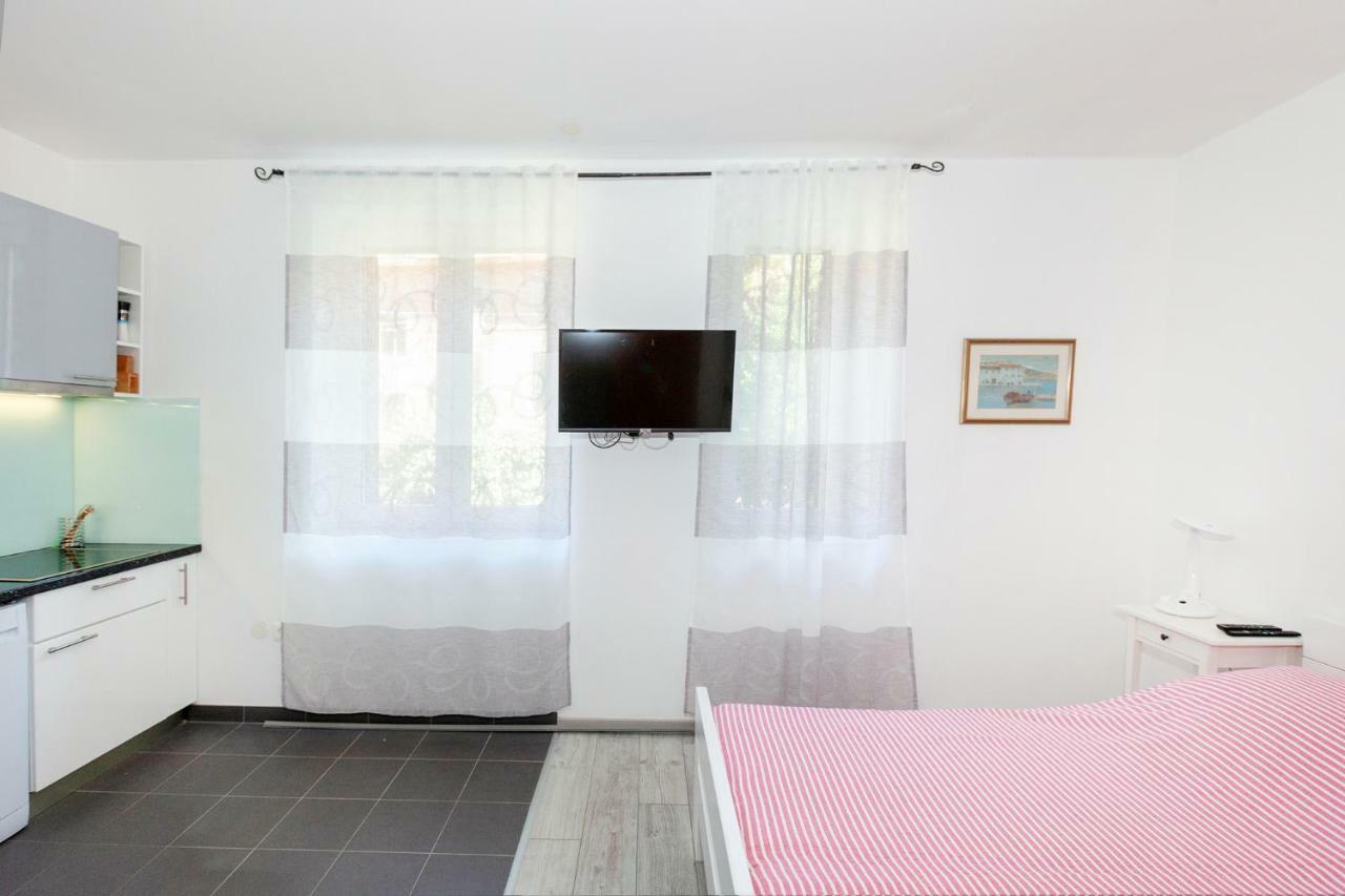 Studio Apartment Toma Сплит Екстериор снимка